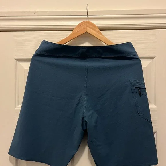 Volcom Solid Mod Trunks: Men - Picture 3 of 3